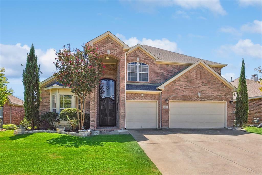 Property Photo:  1217 Old Oak Trail  TX 75028 