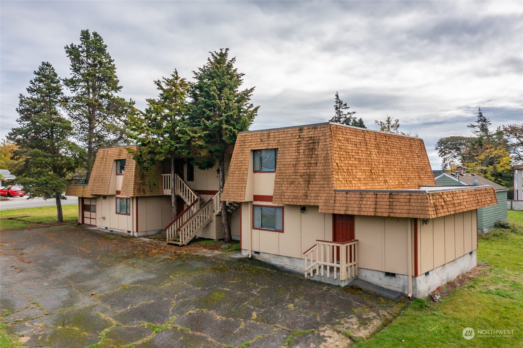 Property Photo:  455 SE 8th Avenue  WA 98277 