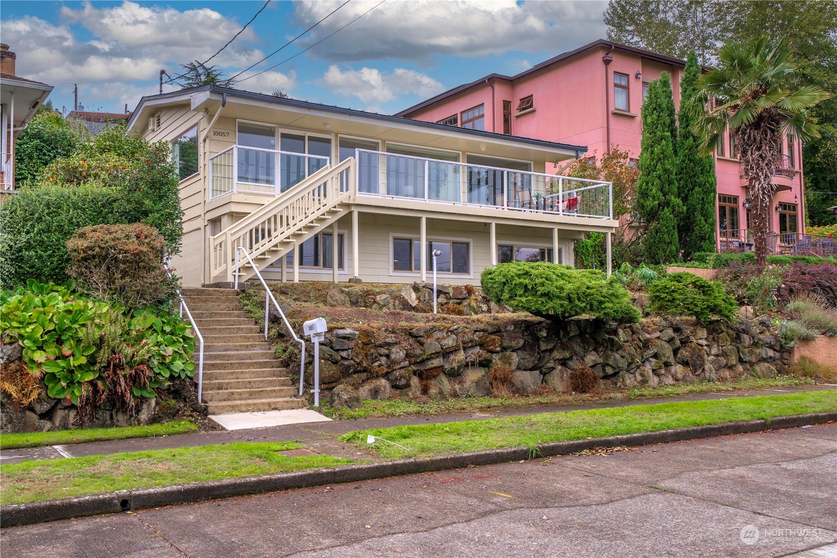 Property Photo:  10057 Arrowsmith Avenue S  WA 98178 