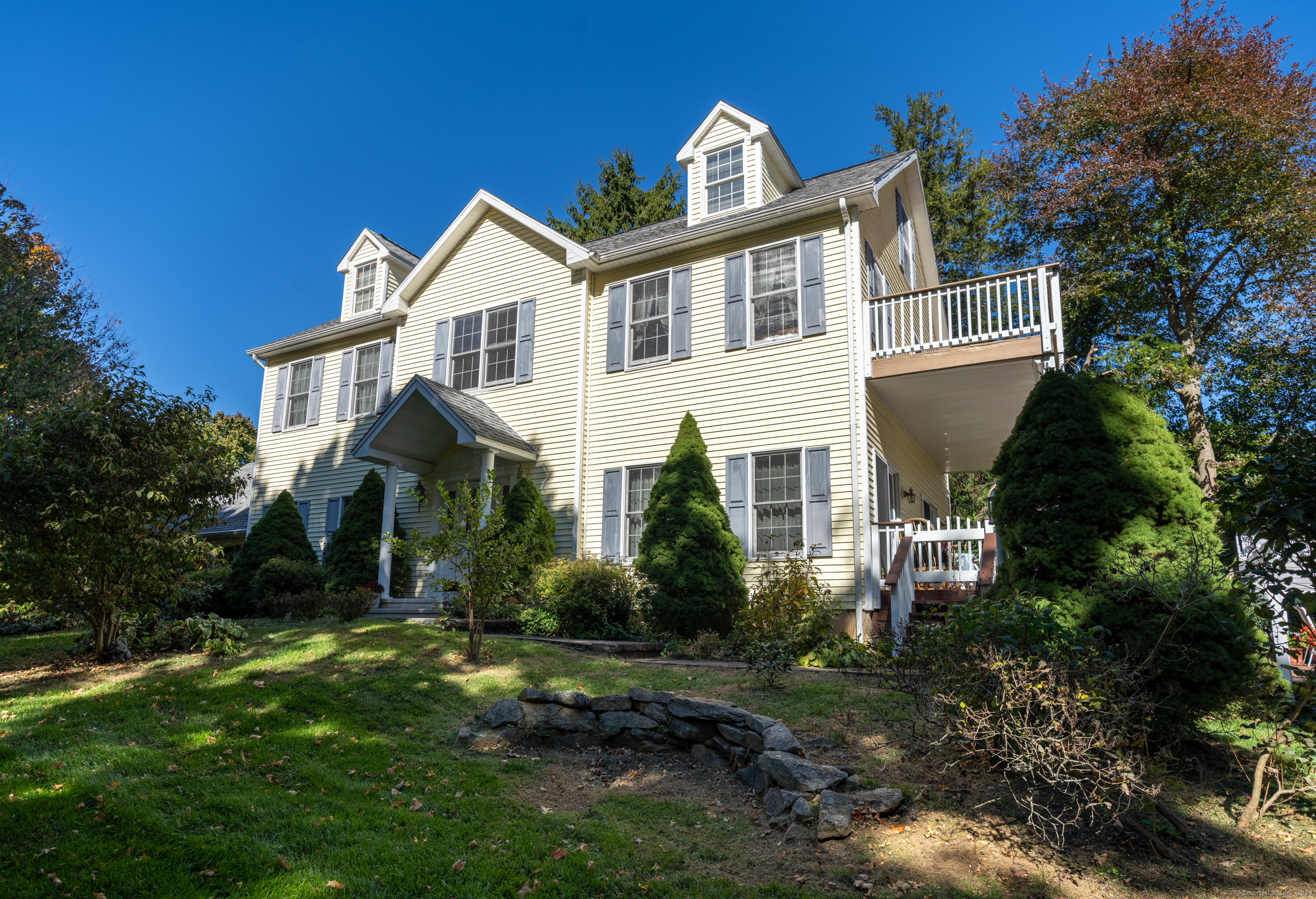 Property Photo:  25 Lanphiers Cove Road  CT 06405 