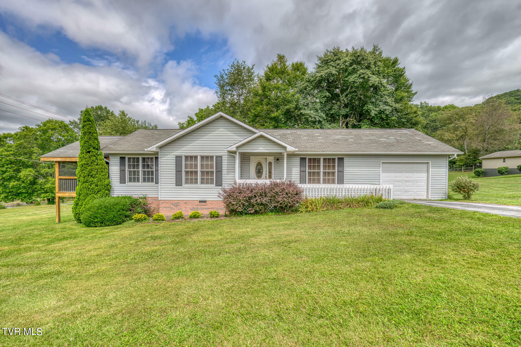 105 Buckner Drive  Roan Mountain TN 37687 photo