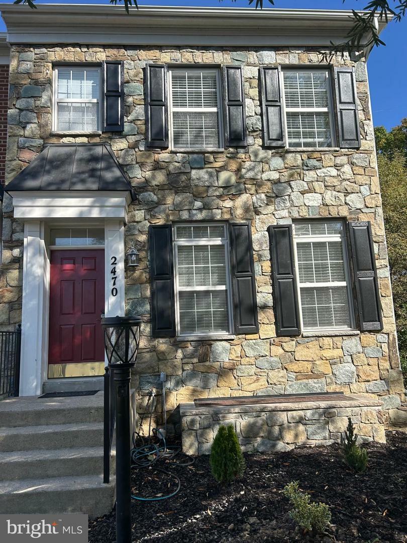 Property Photo:  2470 Sylvan Moor Lane  VA 22191 