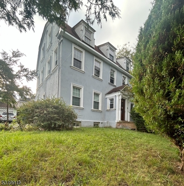 Property Photo:  429 Parker St  NJ 07104 