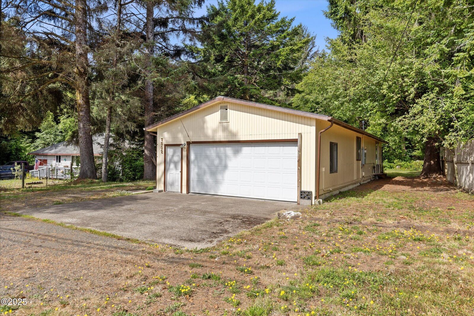 Property Photo: 7502 S Coast Highway OR 97366