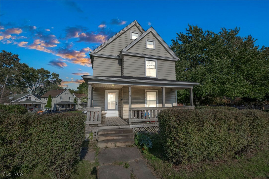 Property Photo:  633 Lake Avenue  OH 44035 