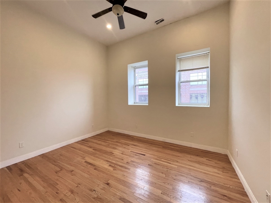 Property Photo:  61 Exchange Street 8  MA 02148 