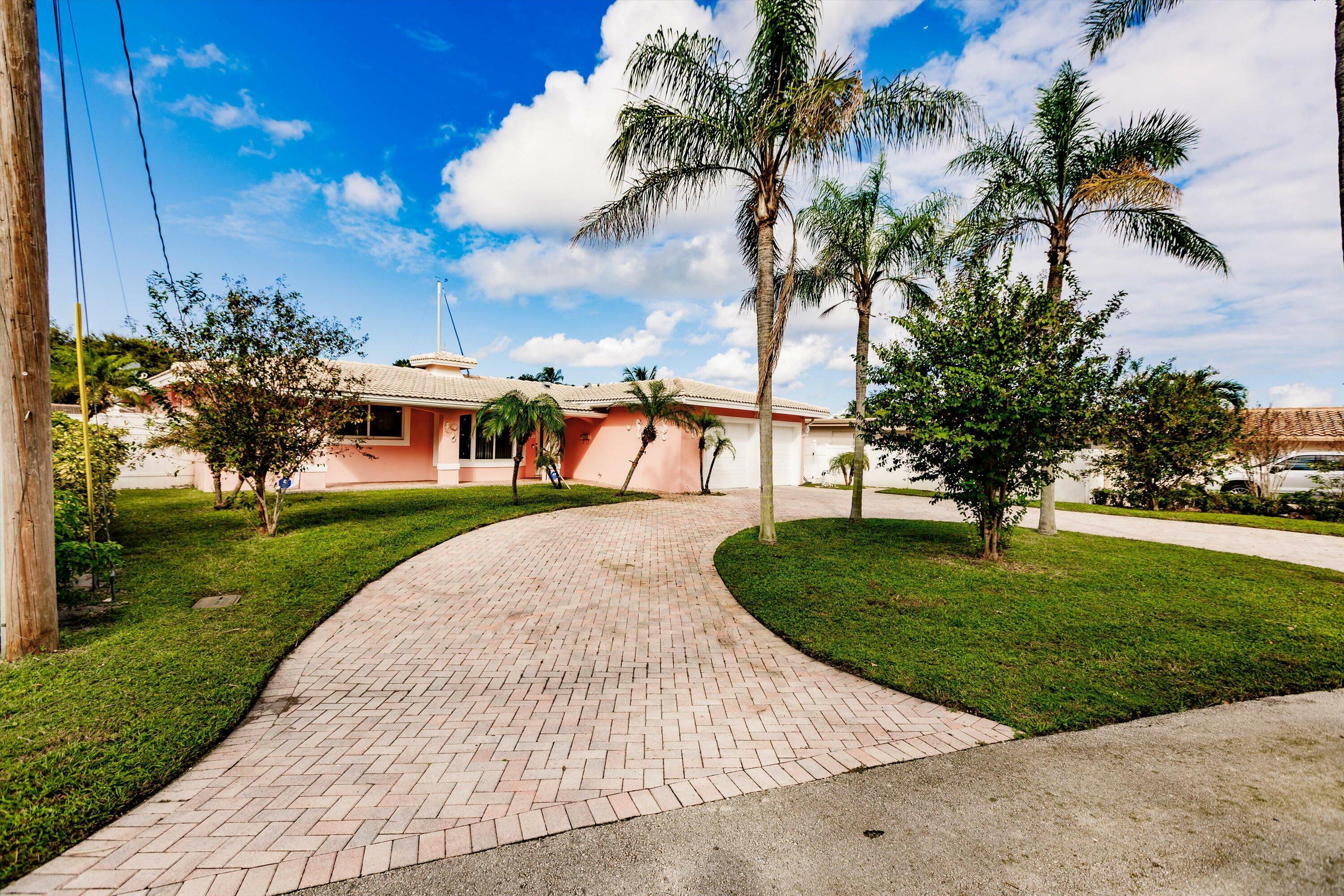 Property Photo:  2425 SE 12th Street  FL 33062 