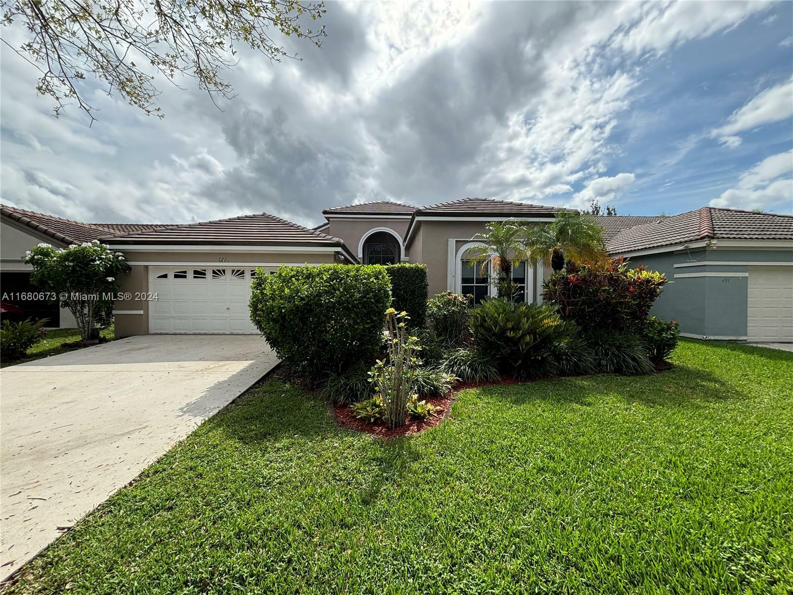 Property Photo: 495 Carrington Ln FL 33326