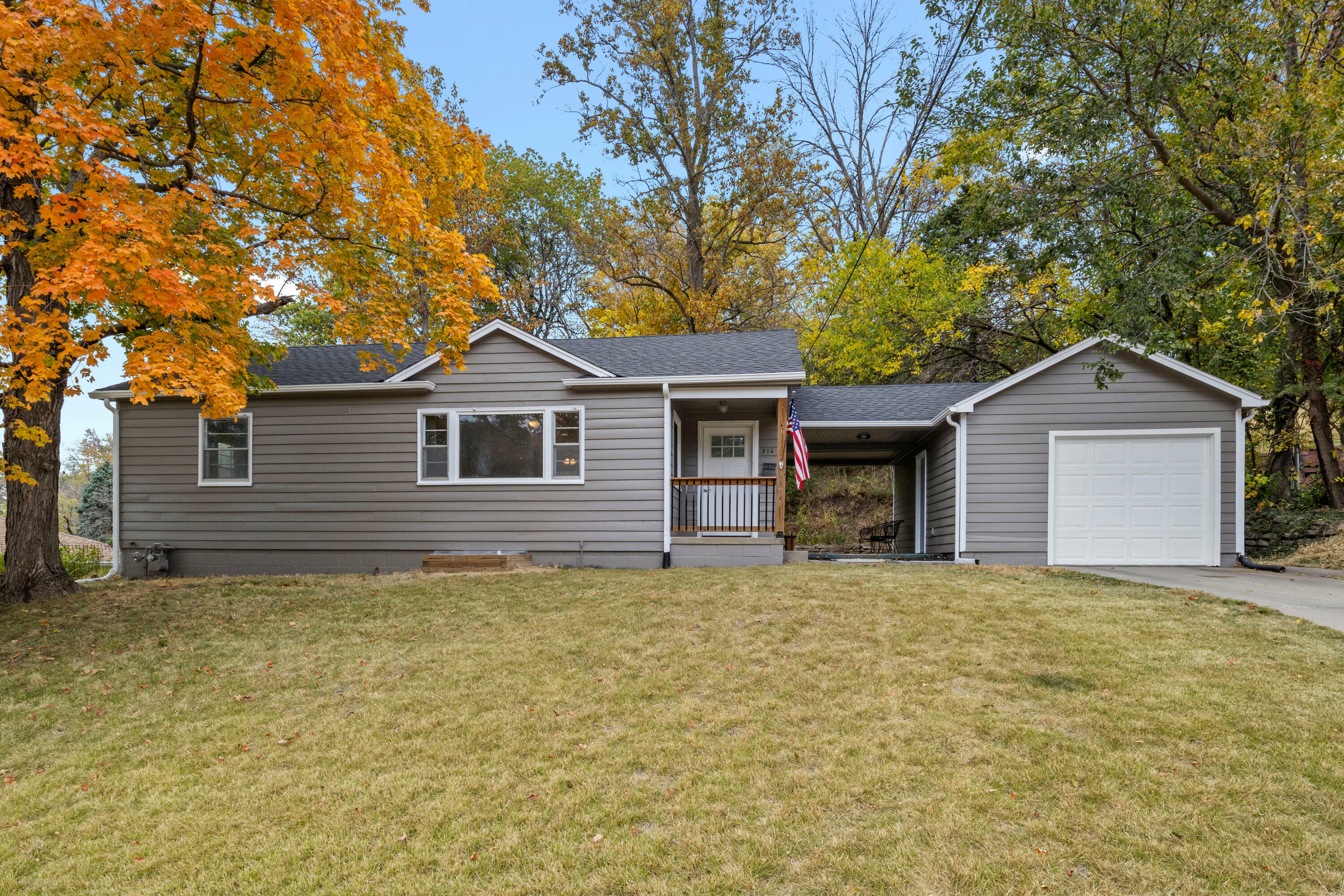 Property Photo:  316 Elmwood Drive  IA 51503 