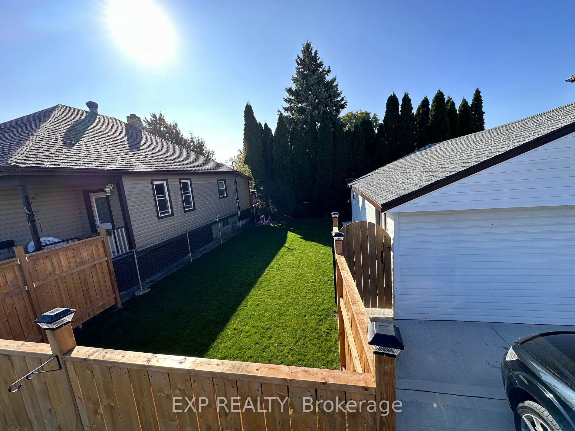 Property Photo:  209 Murray St  ON N8A 1V1 