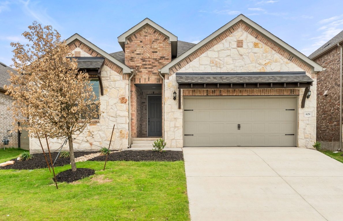 Property Photo: 829 Round Mountain Pass TX 78628
