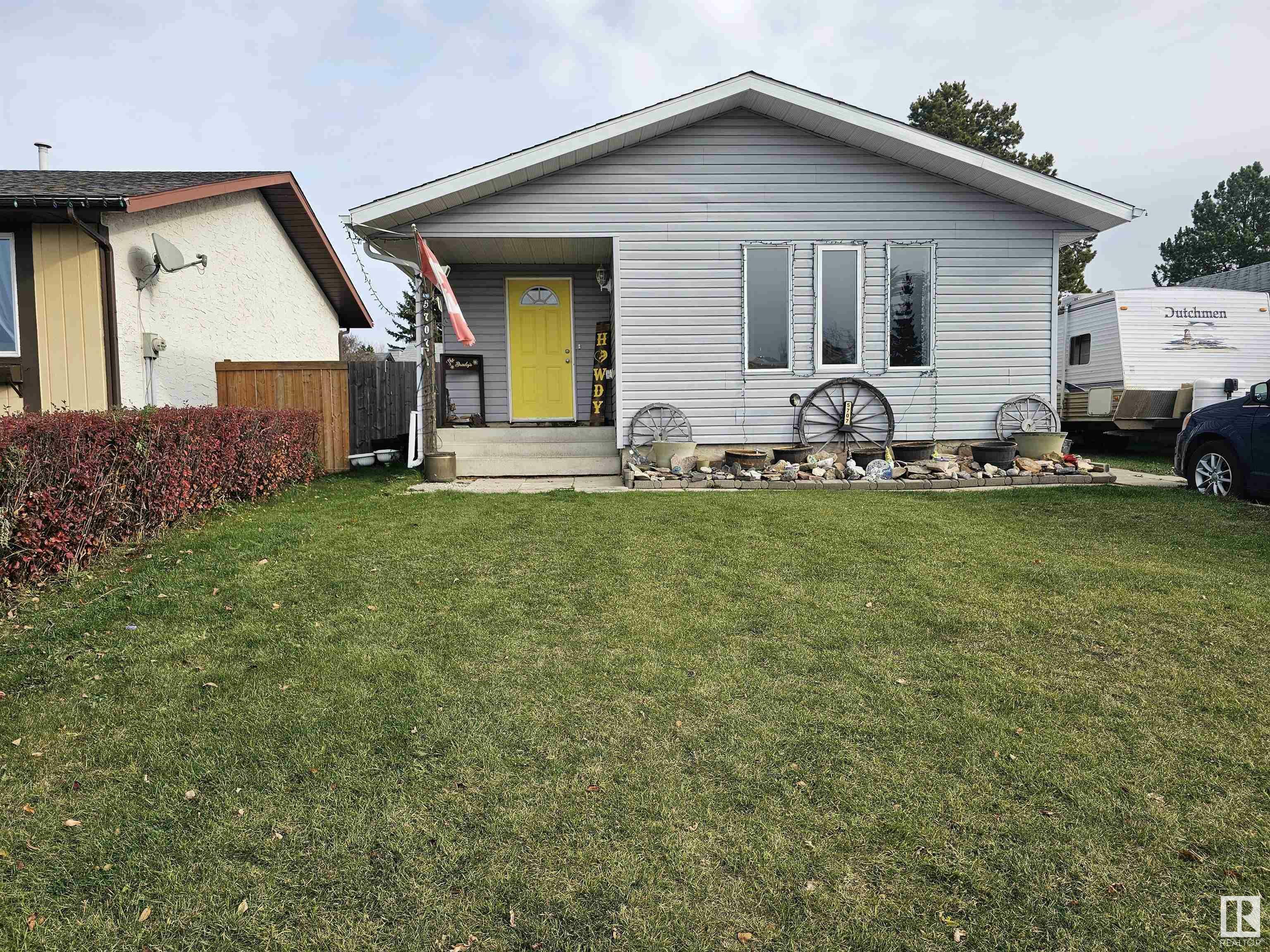 Property Photo:  5707 50 Street  AB T7Z 1A8 