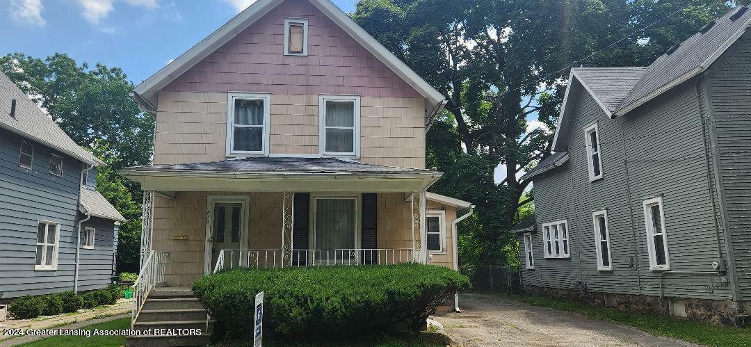 Property Photo:  812 Seymour Avenue  MI 48906 