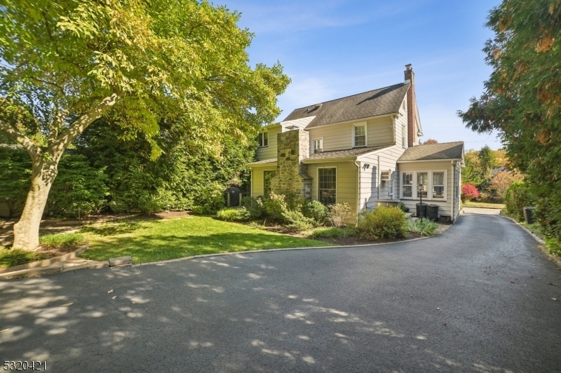 Property Photo:  44 Kent Rd  NJ 07452 