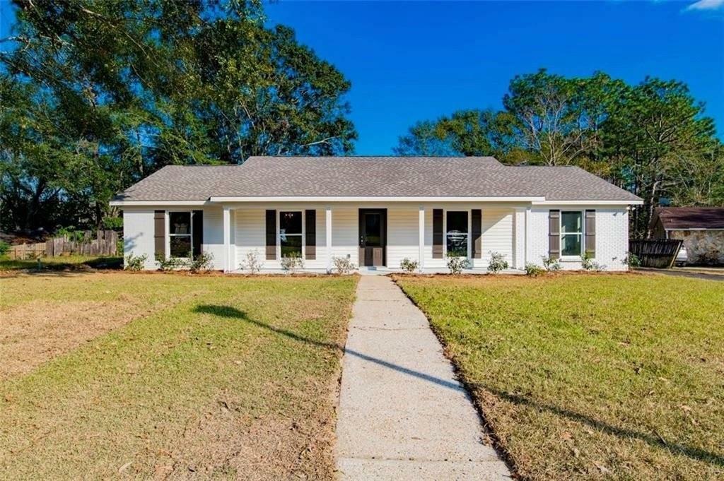 Property Photo: 2305 Cedar Key AL 36695