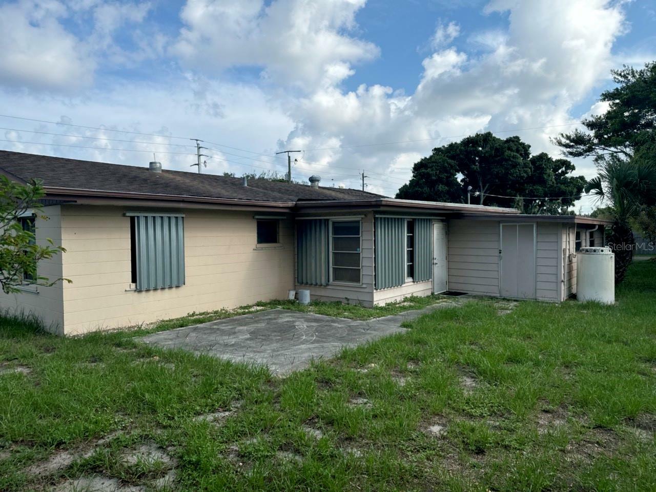 Property Photo:  308 Ravenna Street  FL 34275 