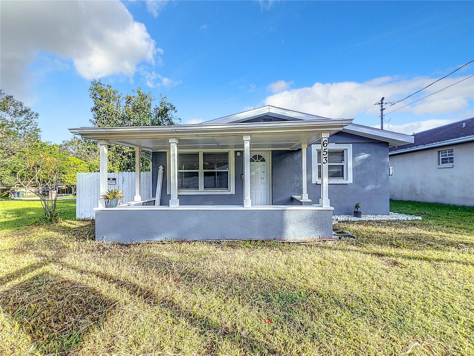 Property Photo:  653 W Thomas Street  FL 33805 