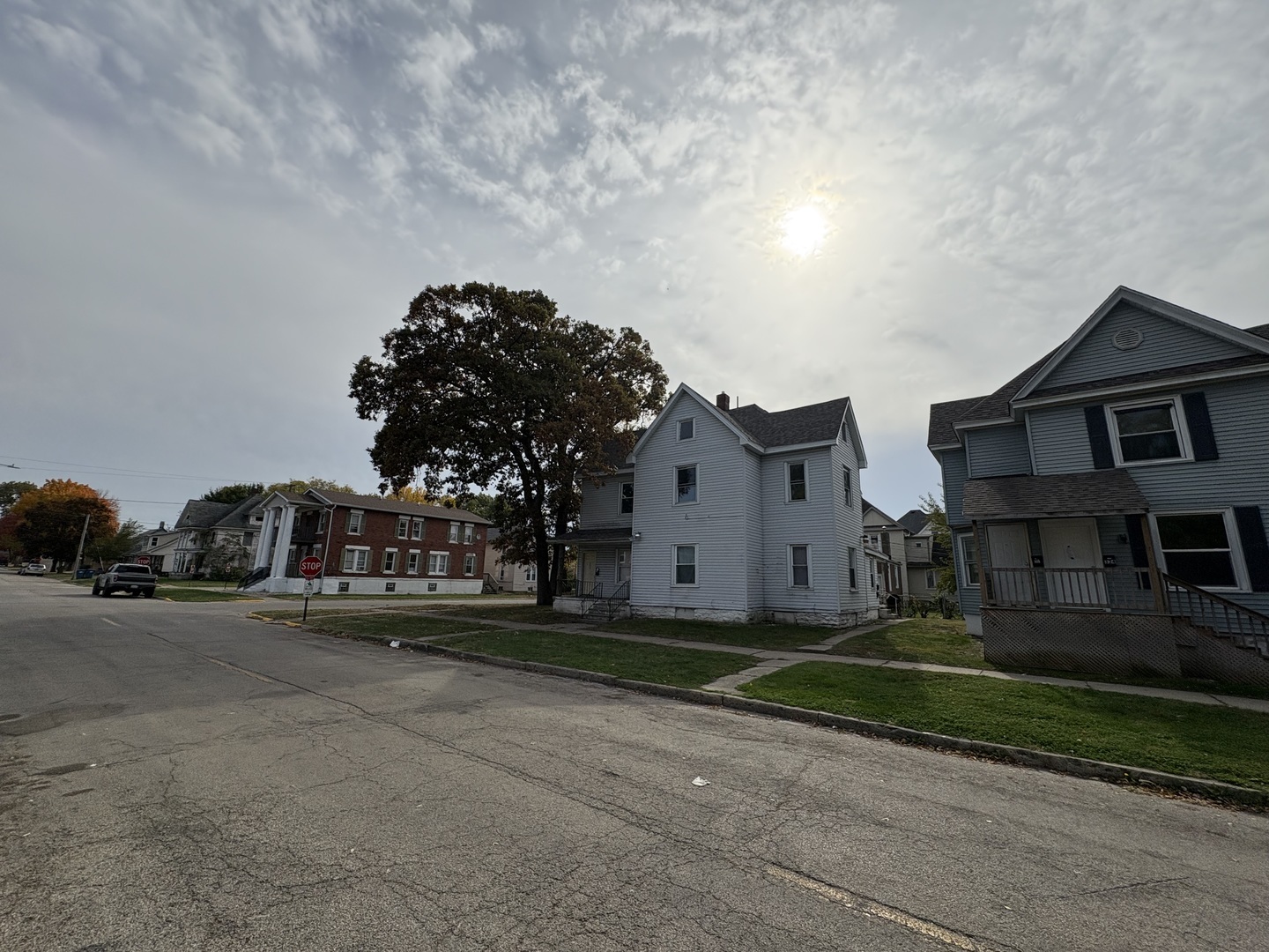 Property Photo:  310 W Merchant Street  IL 60901 