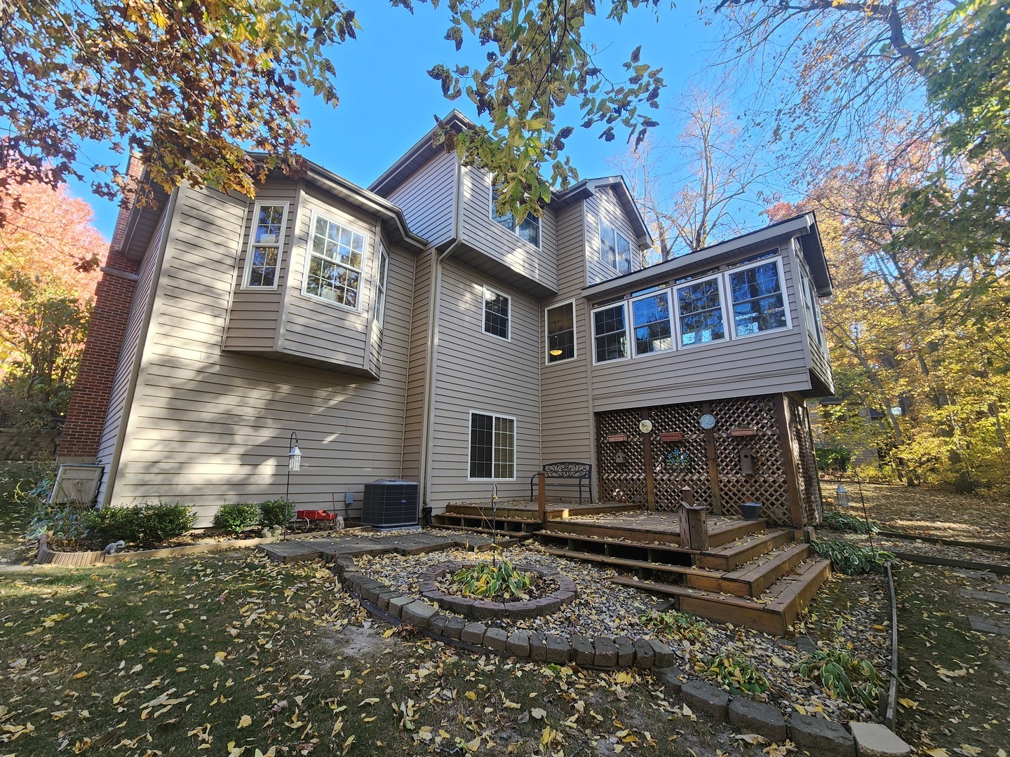 Property Photo:  907 Westwood Circle  IL 60135 