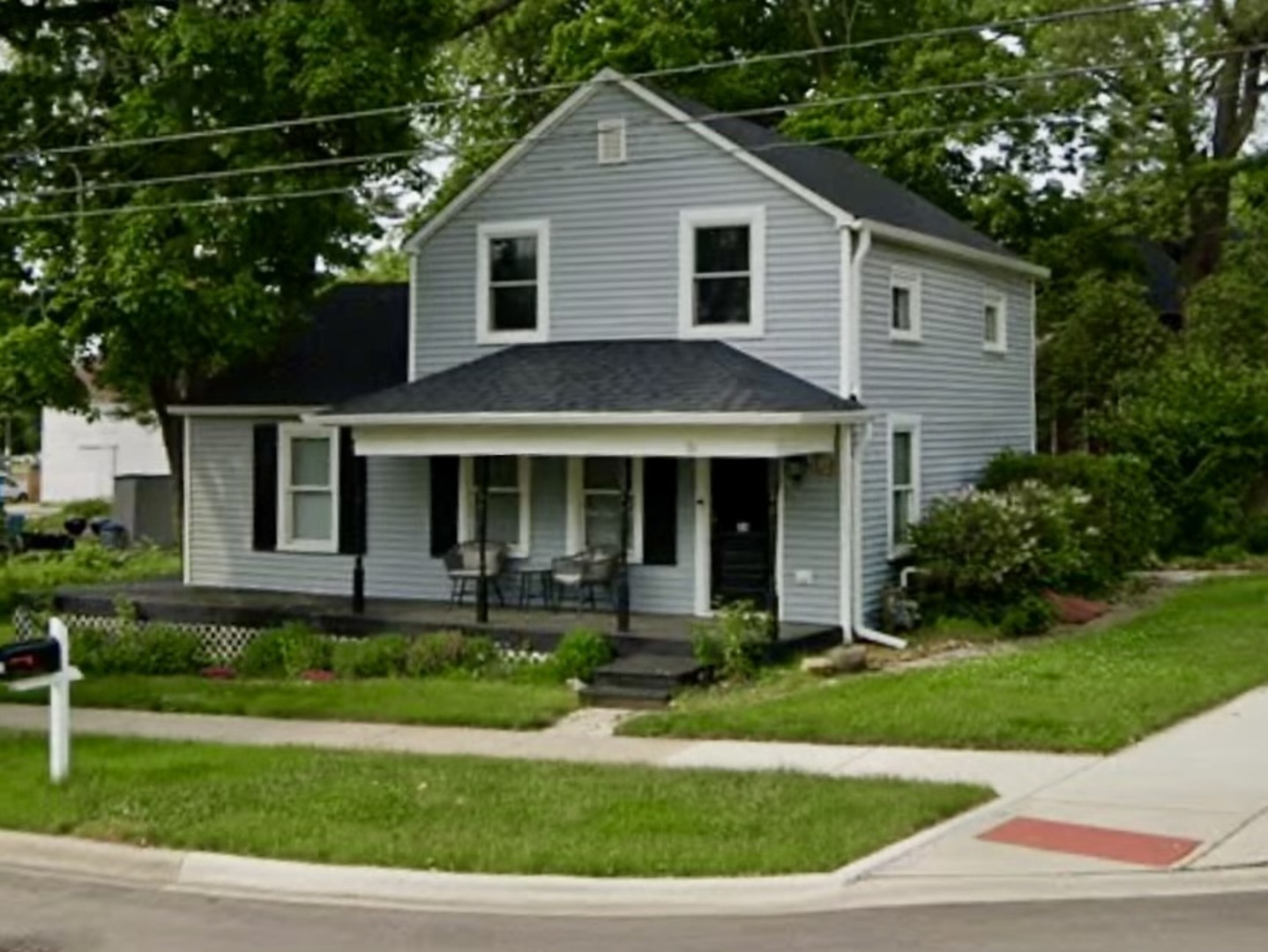 Property Photo:  26 E Van Buren Street  IL 60543 