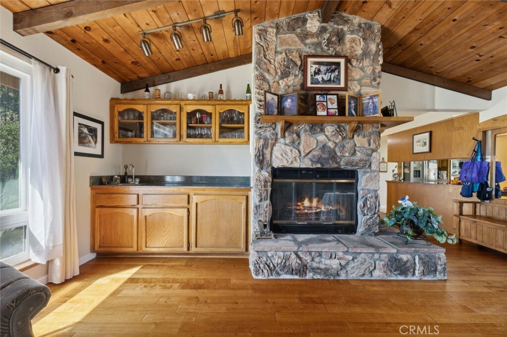 Property Photo:  203 Canyon Way  CA 93420 