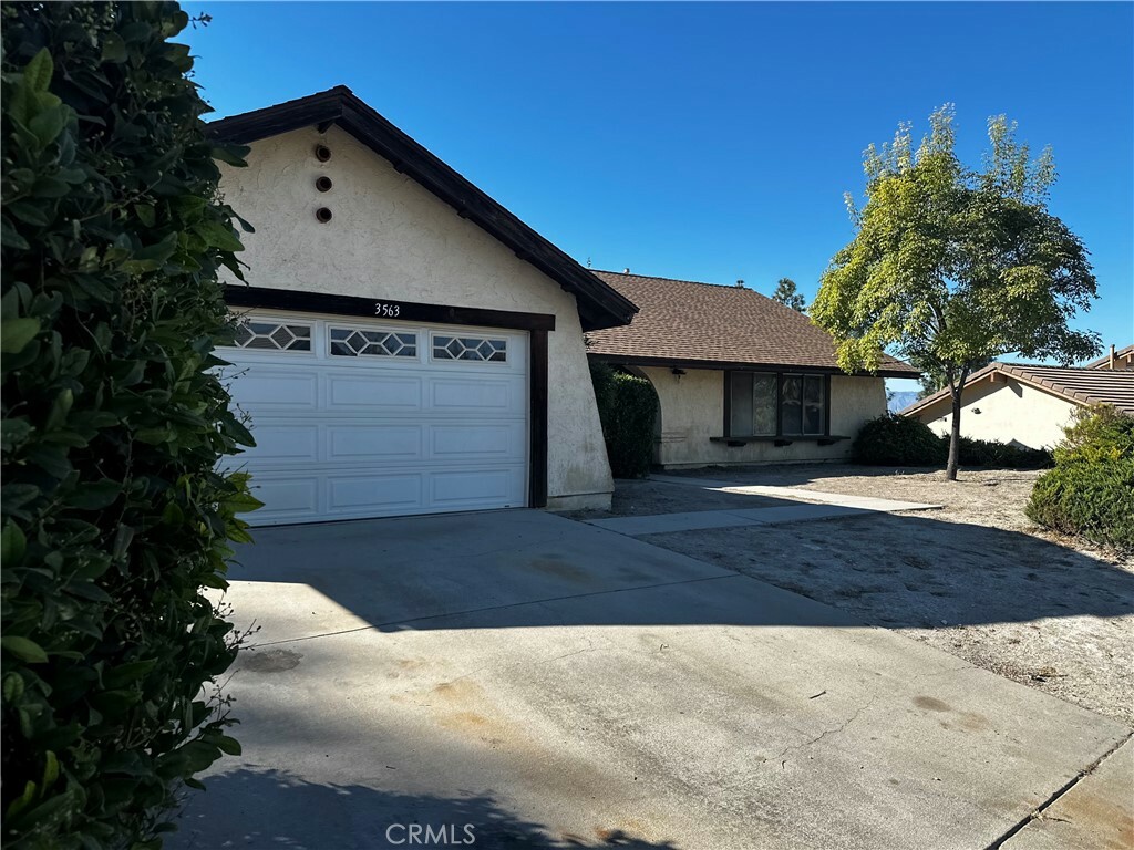 3563 Quarzo Circle  Thousand Oaks CA 91362 photo