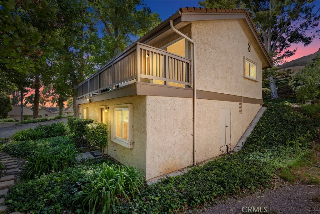 19 Sparrowhawk Lane  Oak Park CA 91377 photo