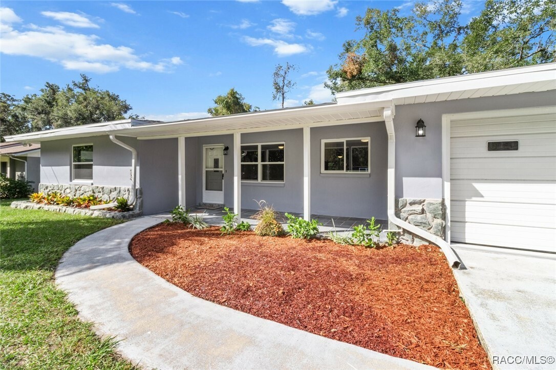 Property Photo:  735 Carnegie Drive  FL 34450 