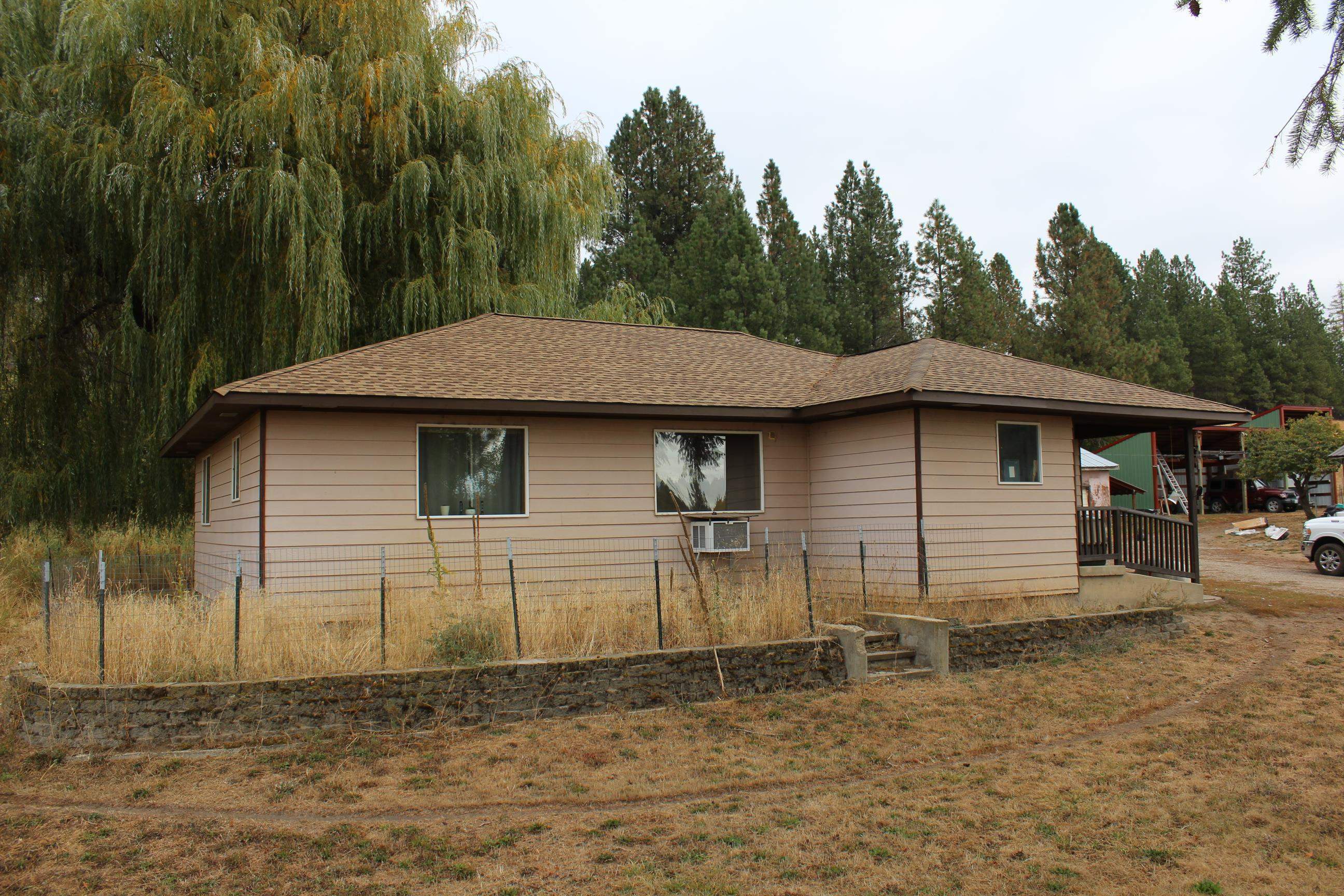 Property Photo:  42503 N Regal Rd  WA 99009 