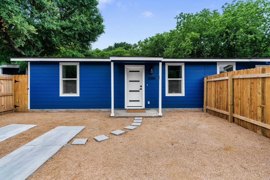 1618 Webberville Road A  Austin TX 78721 photo