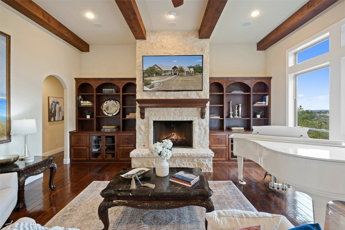 Property Photo: 1900 Byrd Ranch Road TX 78636