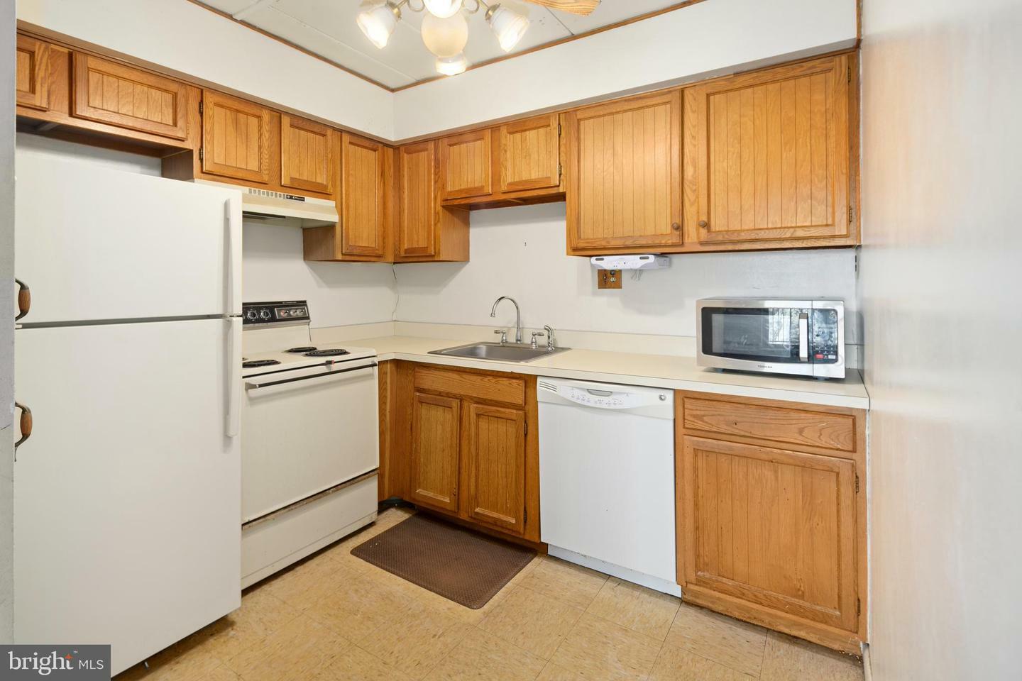 Property Photo:  3421 W Chester Pike A32  PA 19073 