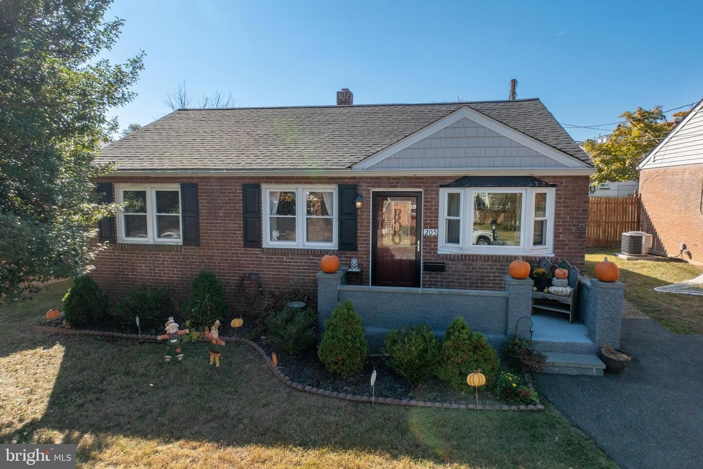 Property Photo: 205 Rosemont Drive DE 19804