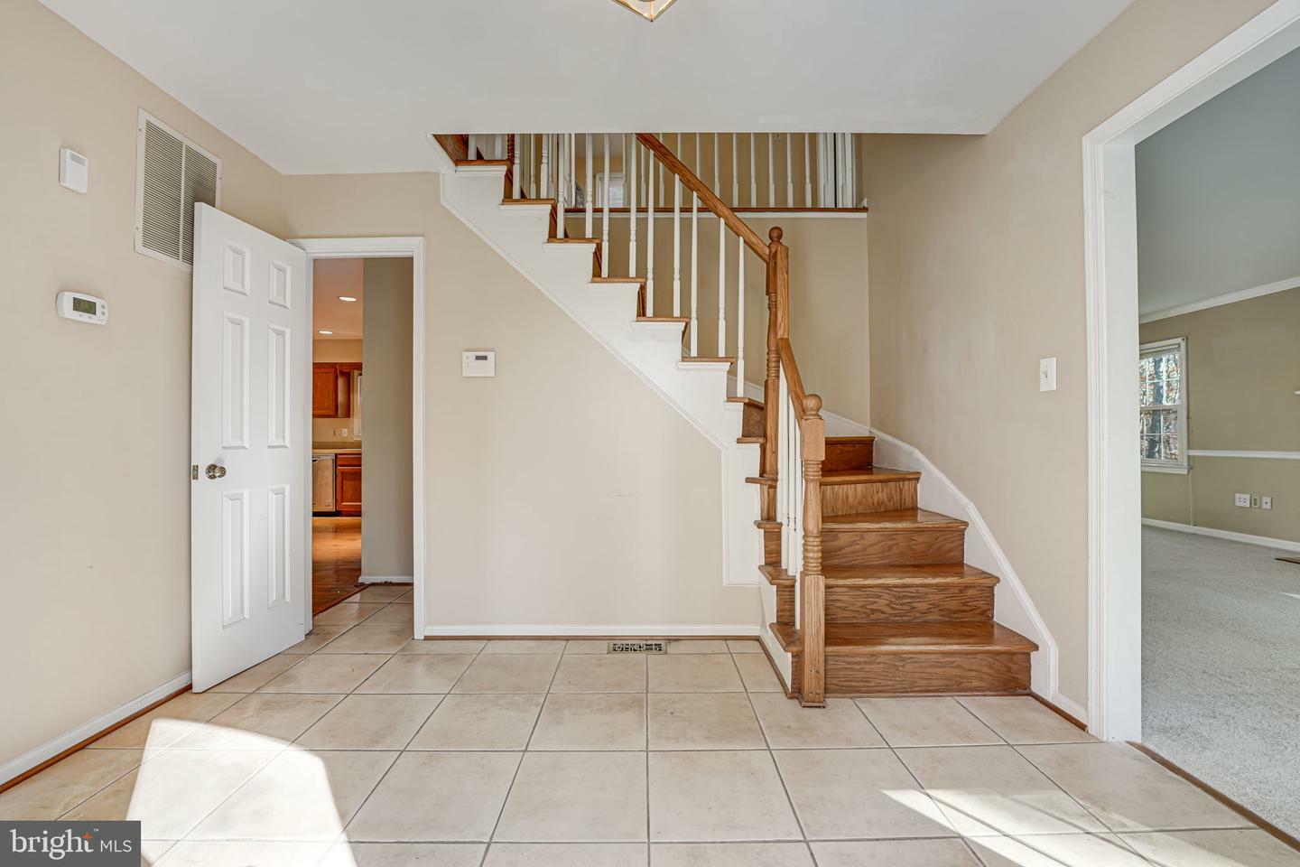 Property Photo:  4910 Stonehurst Drive  VA 22192 