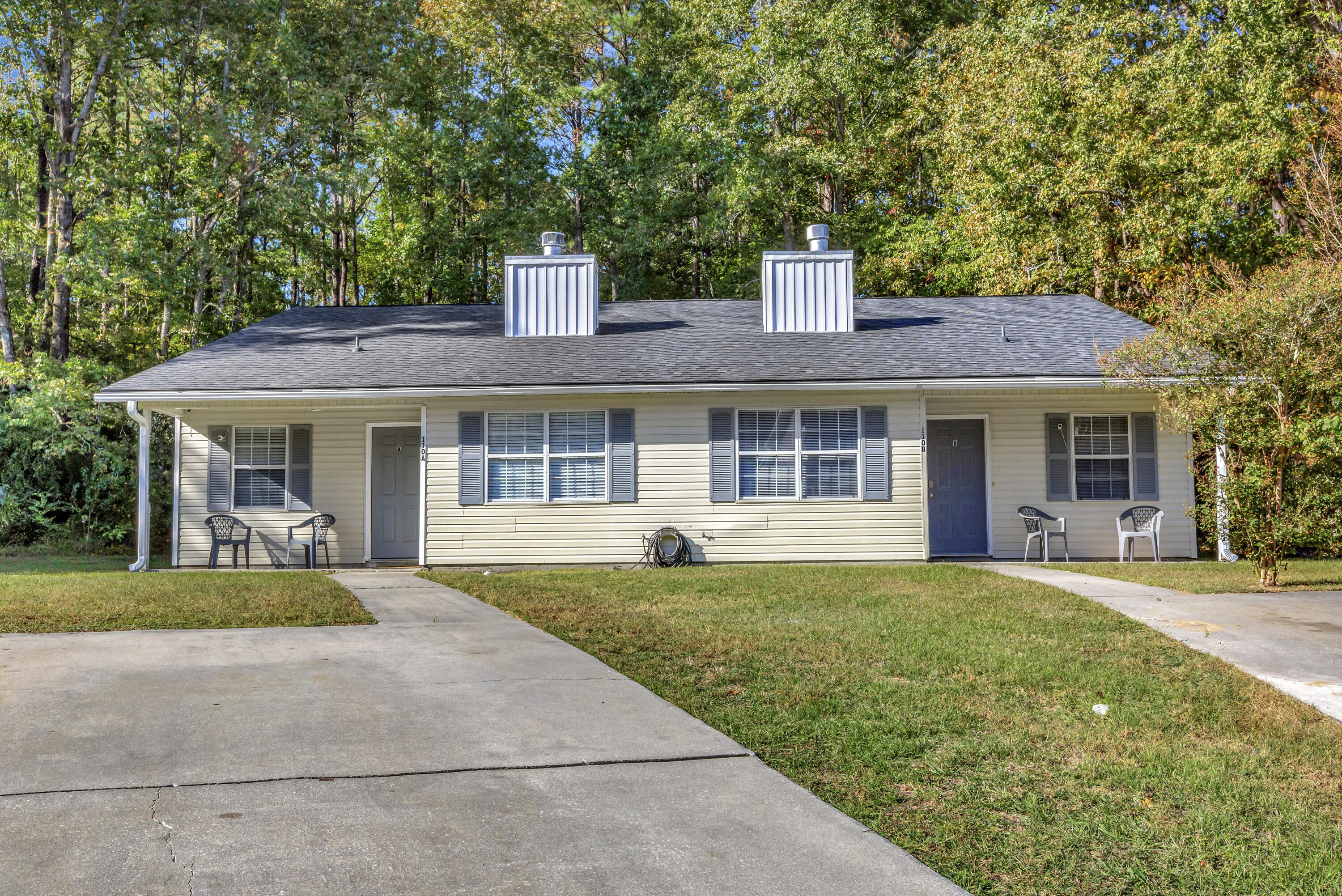 Property Photo:  110 Villa Drive A&Ampb  SC 29445 
