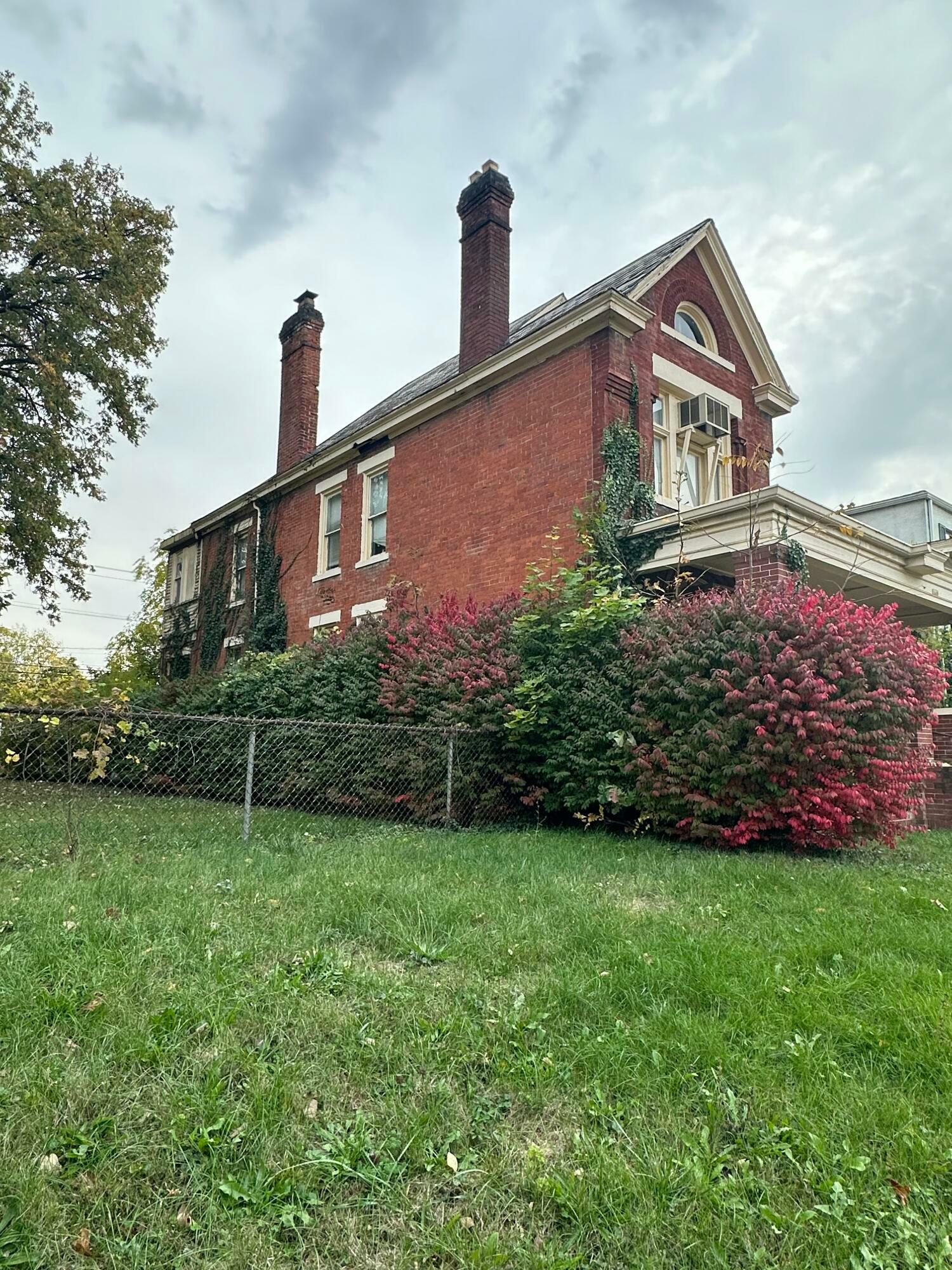 Property Photo:  1169 E Livingston Avenue  OH 43205 