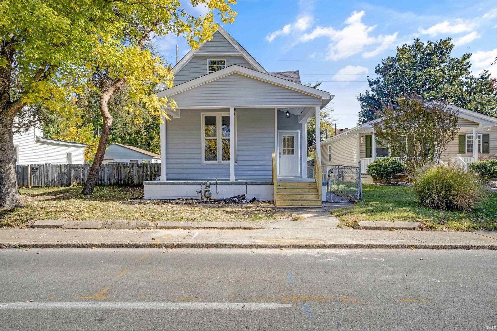 Property Photo:  820 S Governor Street  IN 47713 