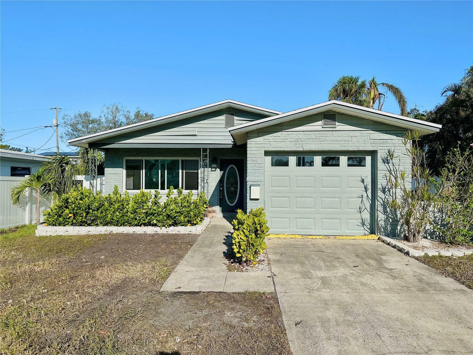 Property Photo:  3634 Bayshore Boulevard NE  FL 33703 