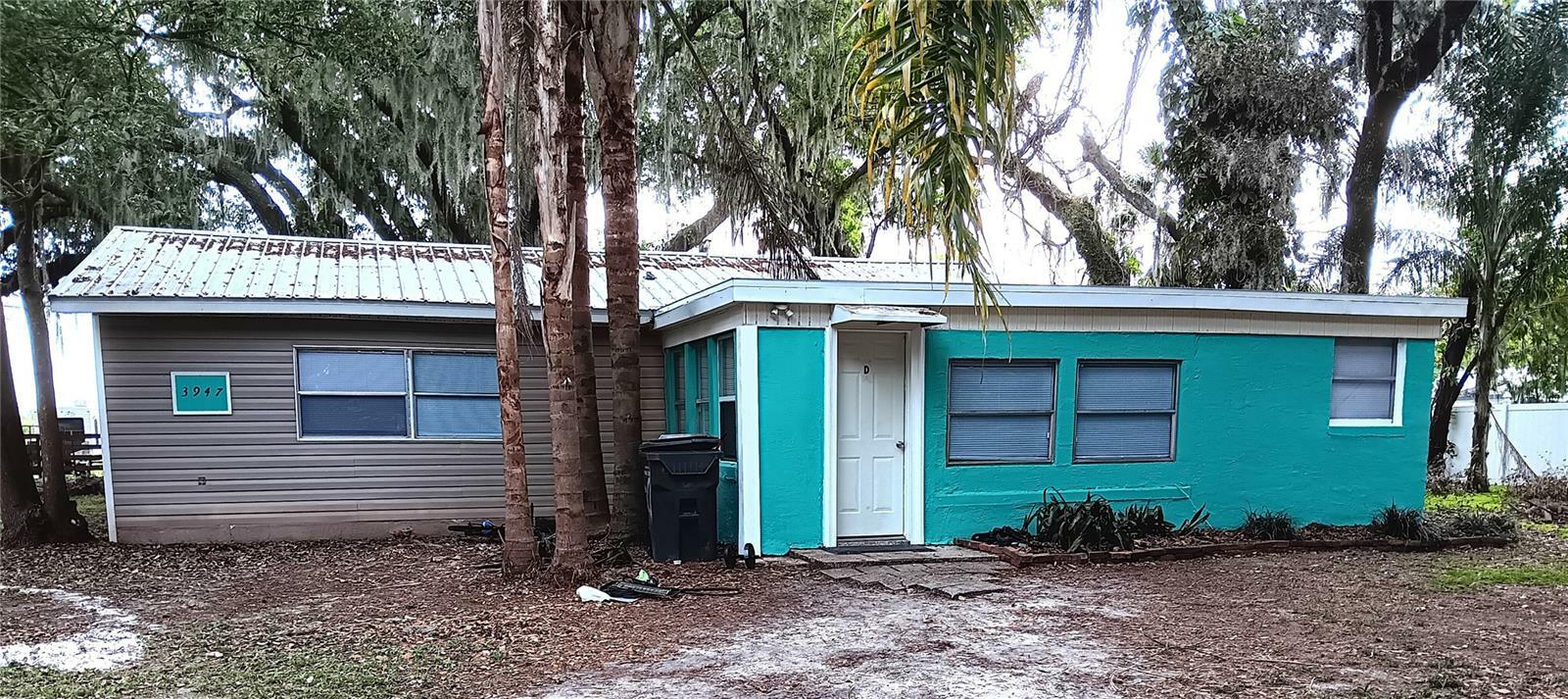 Property Photo:  3947 State Road 60 E  FL 33830 