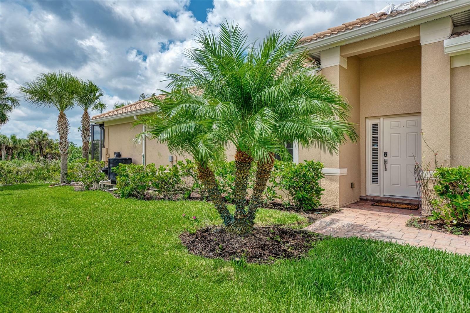 Property Photo:  13104 Creekside Lane  FL 33953 