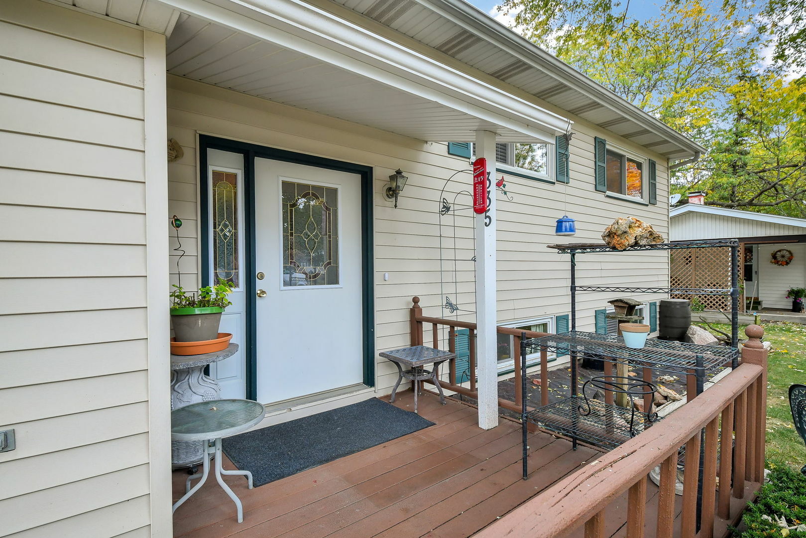 Property Photo:  335 E Benton Street  IL 60543 