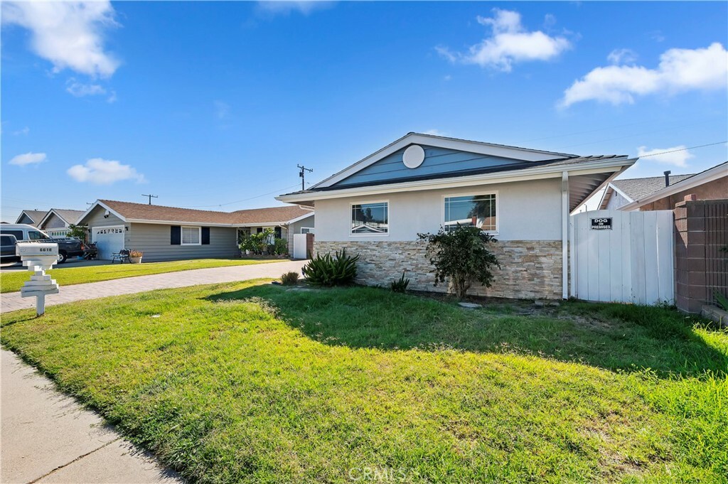 Property Photo:  6618 Dillman Street  CA 90713 