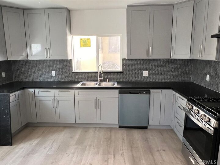 Property Photo:  736 E 74th Street 3/4  CA 90001 