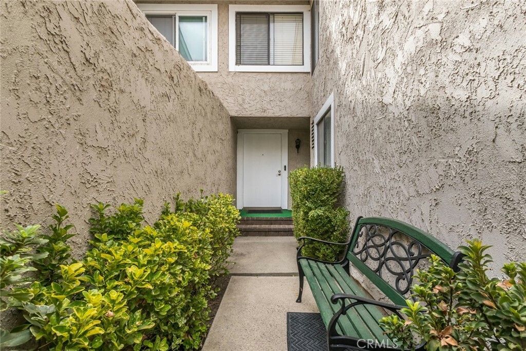 Property Photo:  25139 Amberley Way  CA 91355 