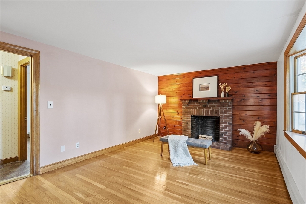 Property Photo:  63 Tennyson Rd  MA 01867 