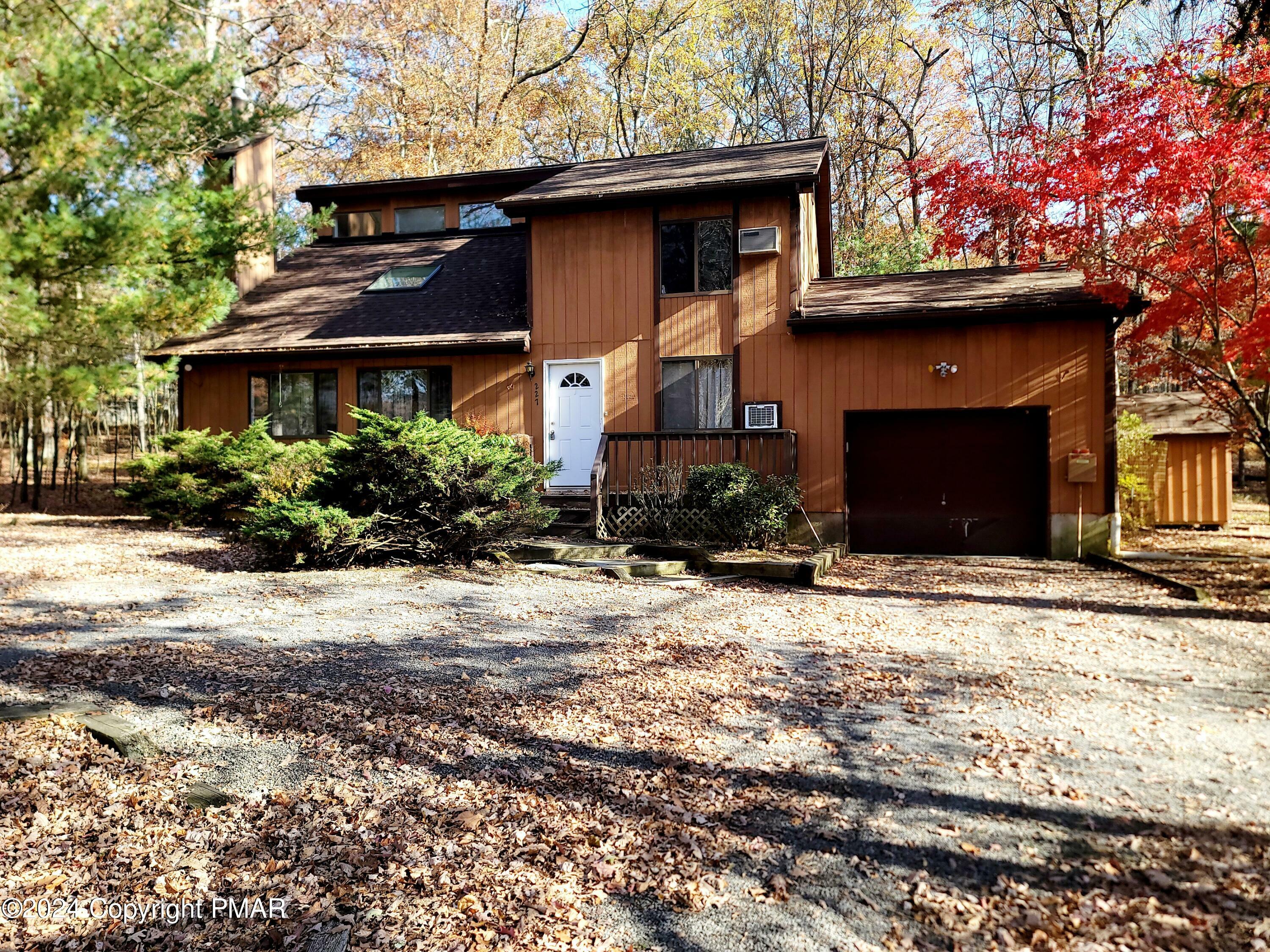 Property Photo:  227 Ravenhill Road  PA 18371 