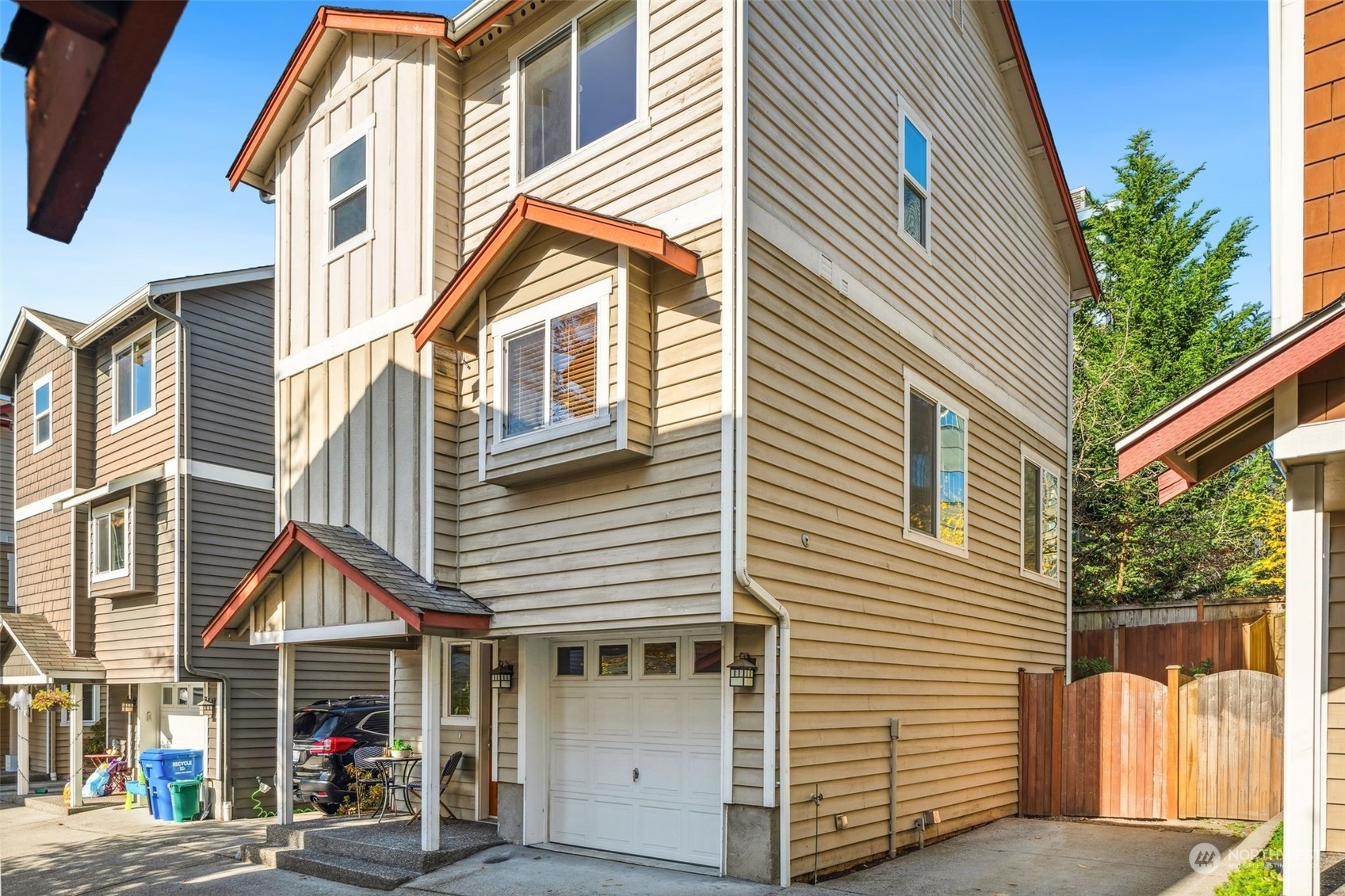 Property Photo:  130 N 101st Street  WA 98133 