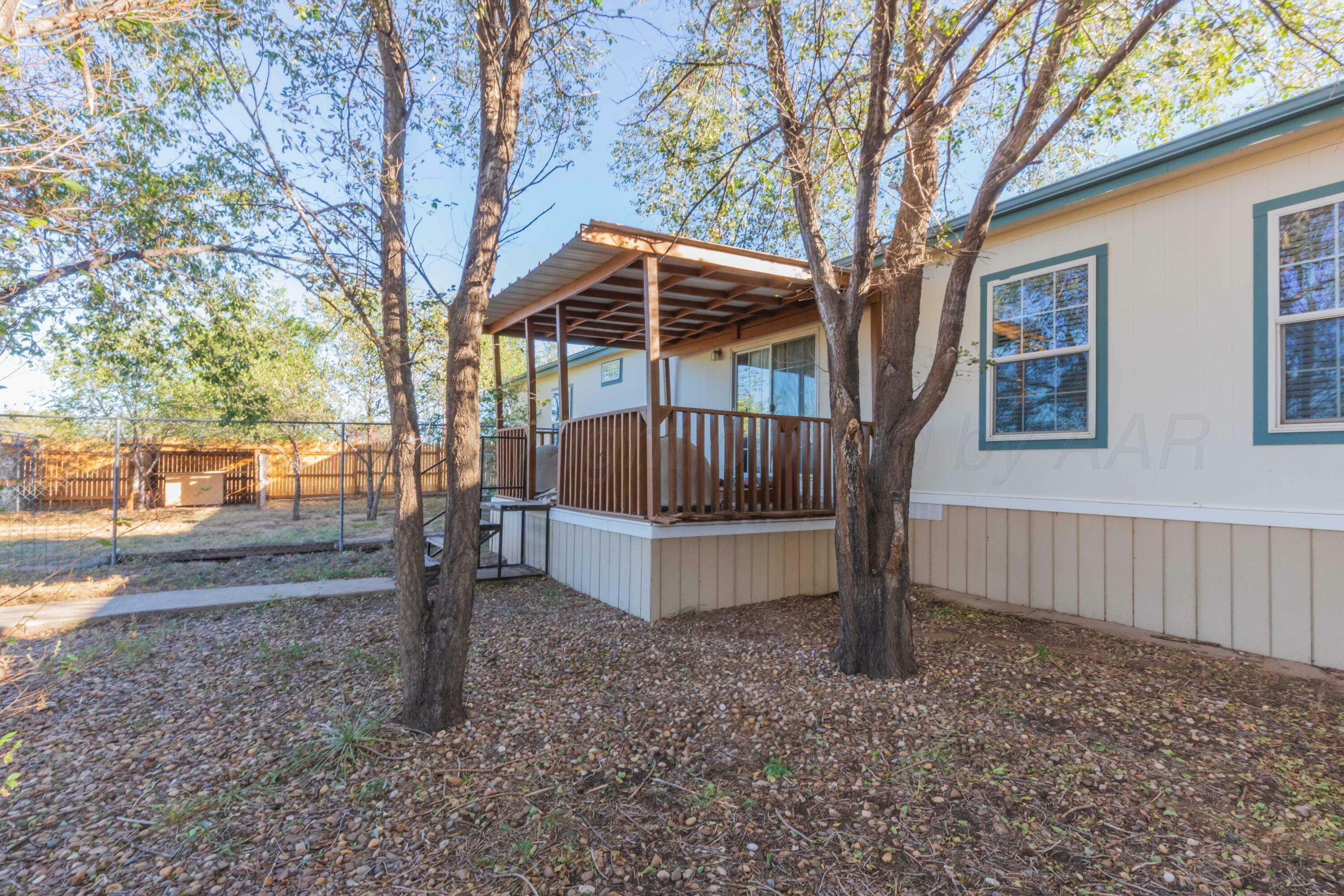 Property Photo:  564 E Hastings Avenue  TX 79108-5241 