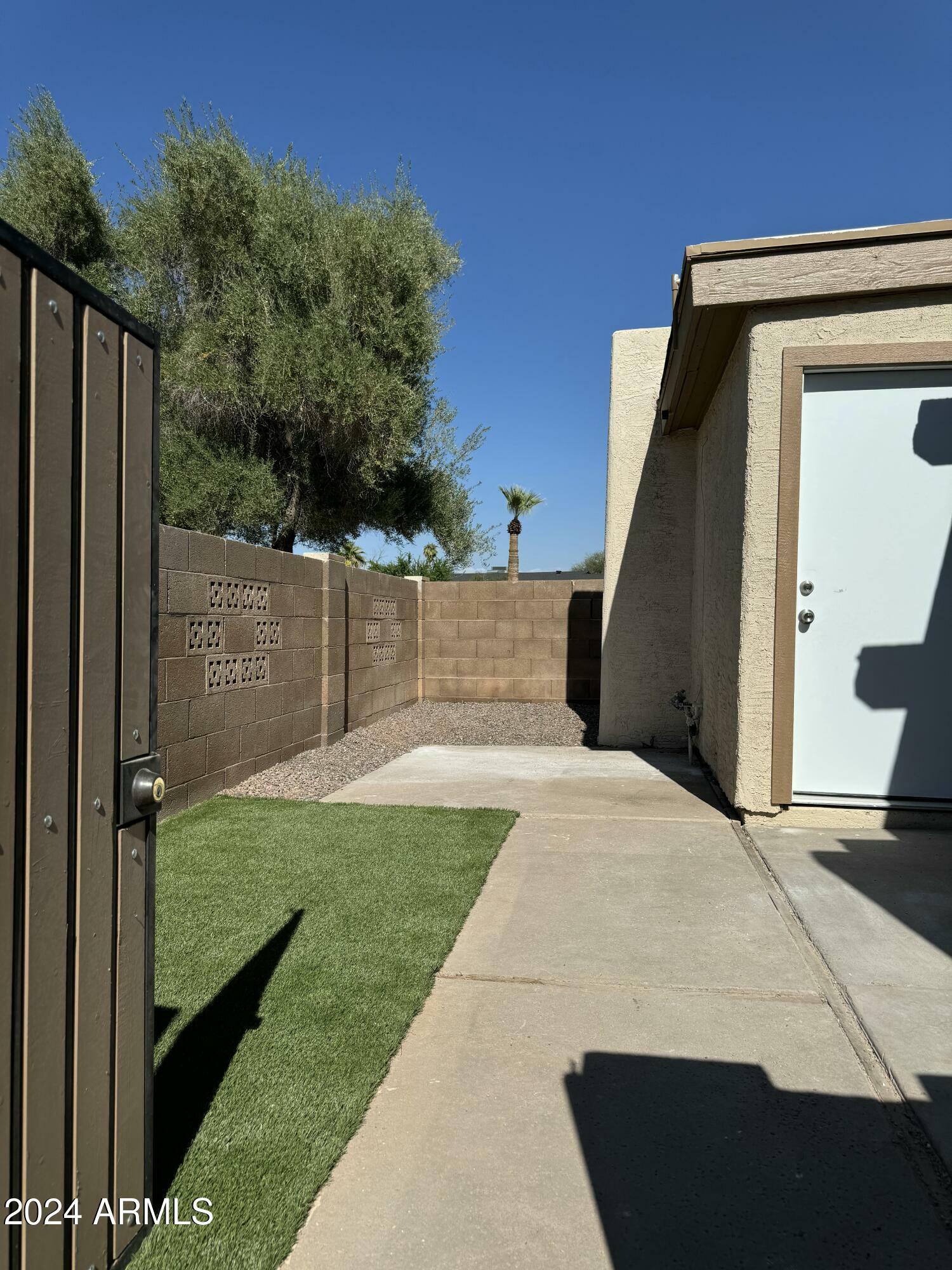 Property Photo:  2130 W Camino Street W 4  AZ 85201 