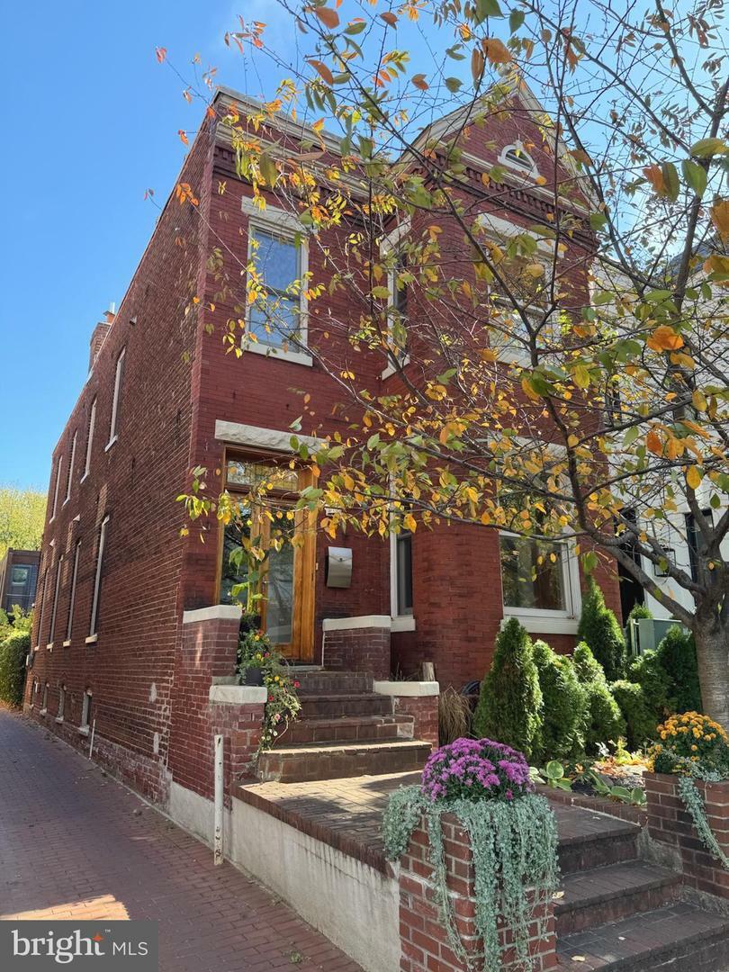 Property Photo:  135 13th Street NE  DC 20002 